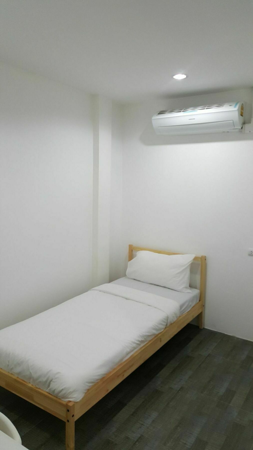Relax Lodge Bangkok Bagian luar foto