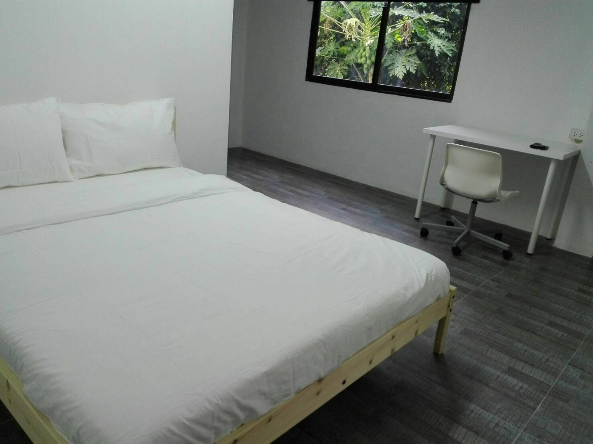 Relax Lodge Bangkok Bagian luar foto